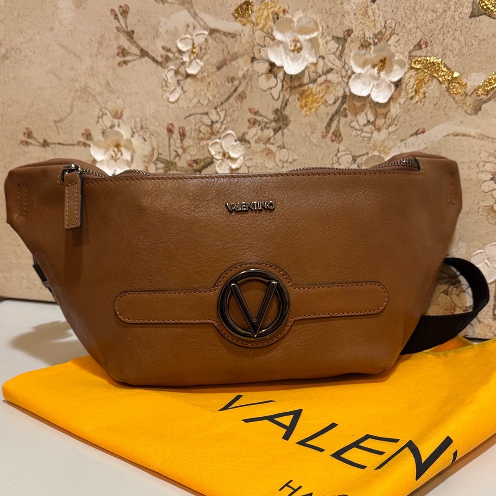 Valentino✨ Mickey Leather Belt Bag by Mario Valentino